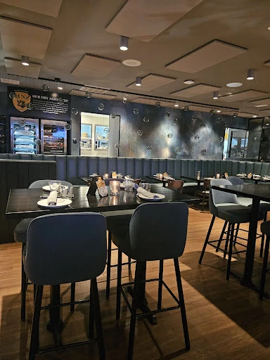 Entourage Naperville photo 10